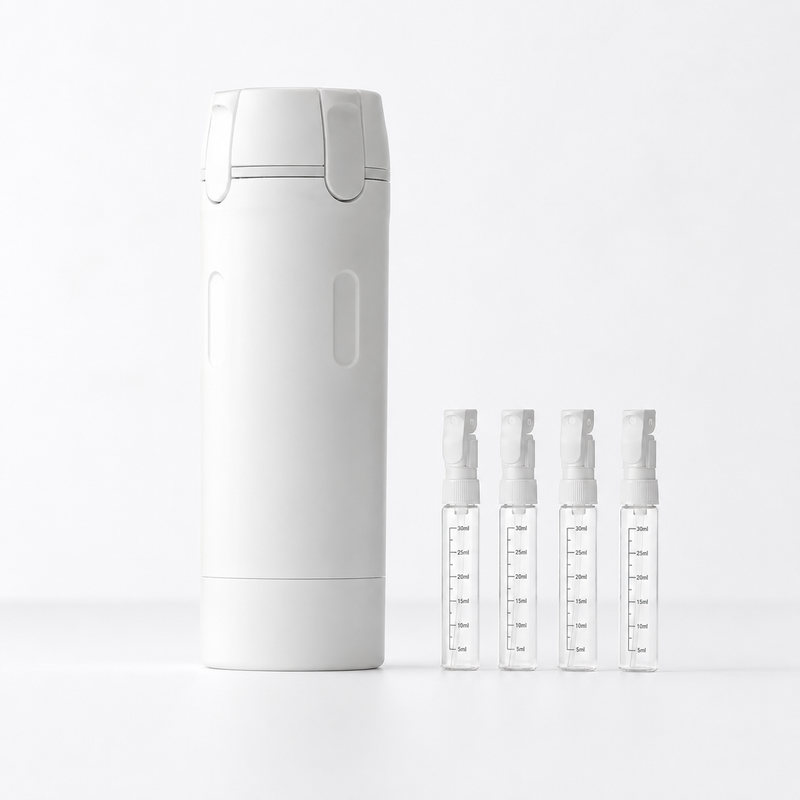 Flacon de voyage 4-en-1 TravelFlow™ – Distributeur compact de produits de toilette en blanc